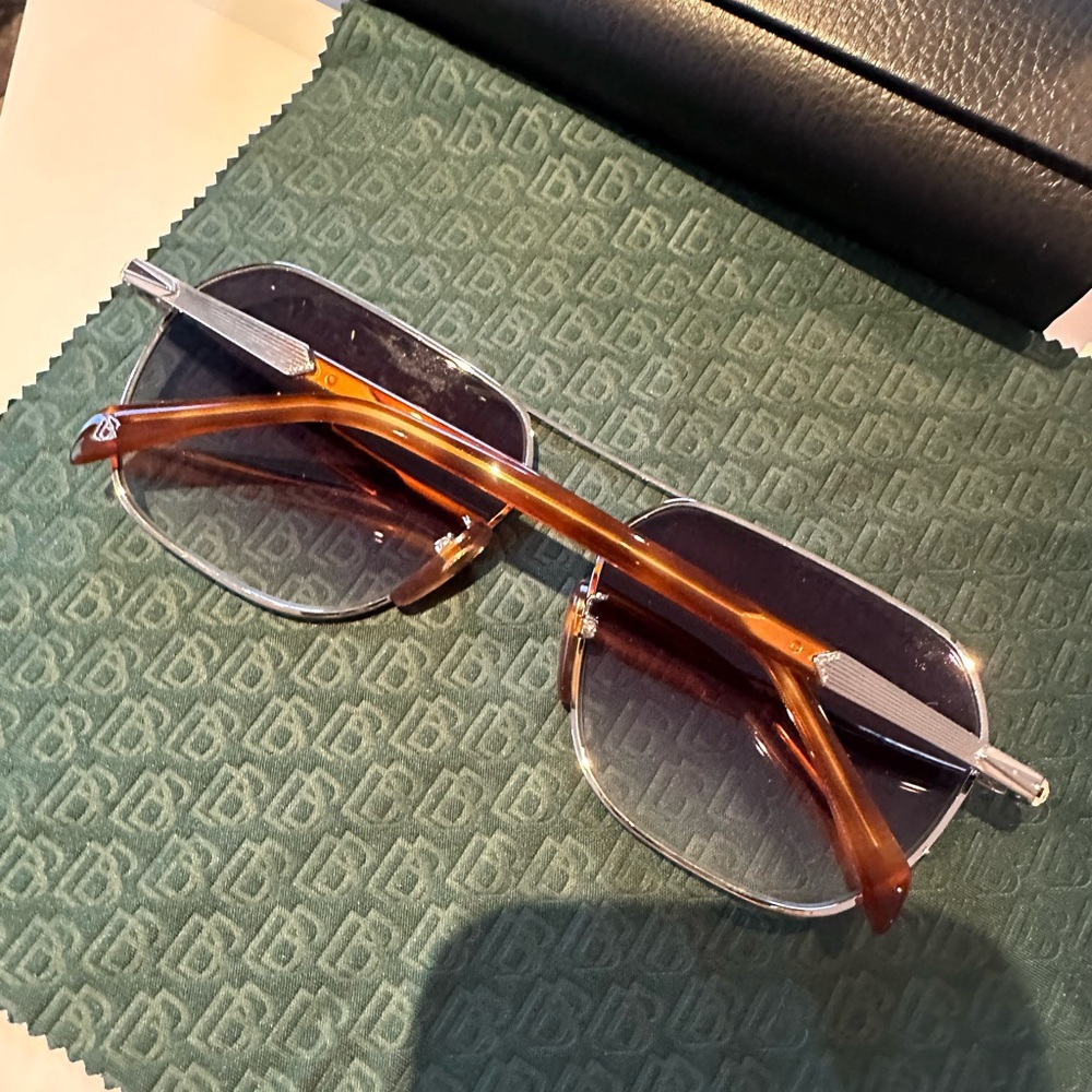 David Beckham Stylish Silver Sunglasses - Picture 4 of 5